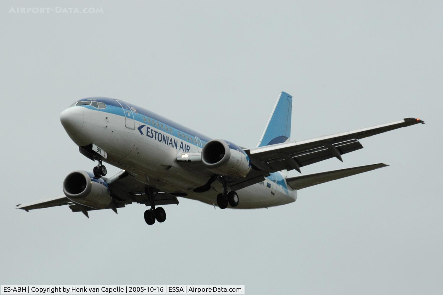 ES-ABH, 1998 Boeing 737-53S C/N 29074/3086, Estonian Air Boeing 737-500 approaching Stockholm Arlanda airport, Sweden.