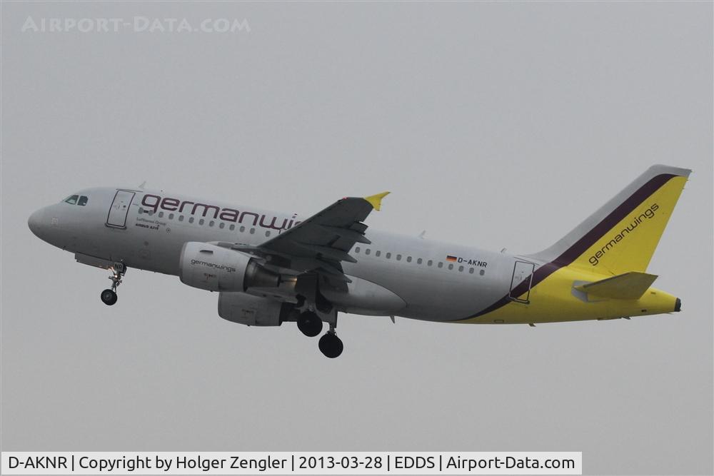 D-AKNR, 2000 Airbus A319-112 C/N 1209, After take-off on rwy 25.....