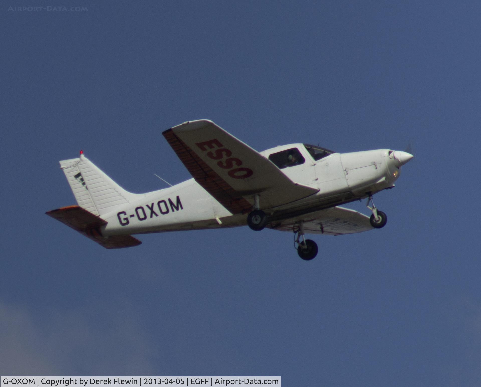 G-OXOM, 1989 Piper PA-28-161 Cadet C/N 28-41285, Callsign Blackadder 25, go round at 1142 due to wind limitations, to EGTE. Thanks to S.W.A.G.