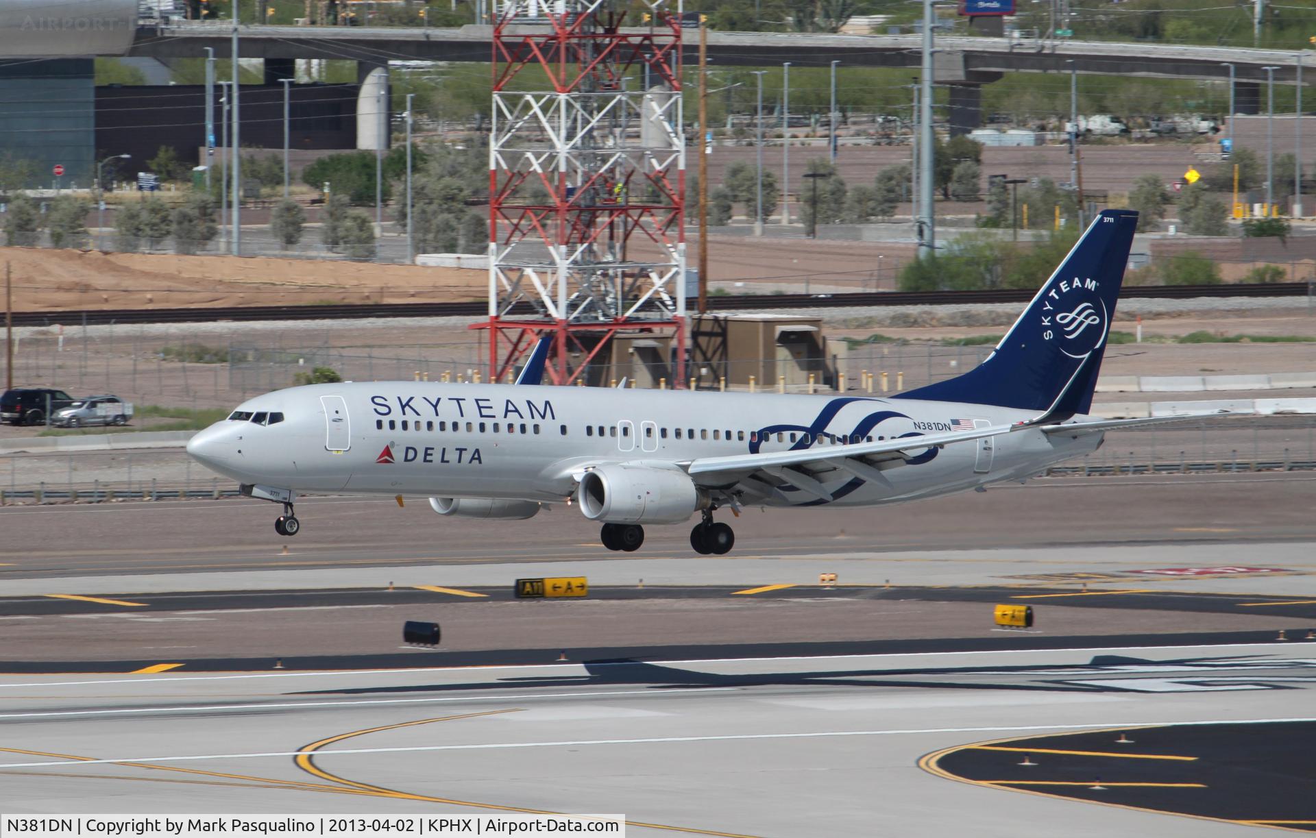 N381DN, 1999 Boeing 737-832 C/N 30350, Boeing 737-800