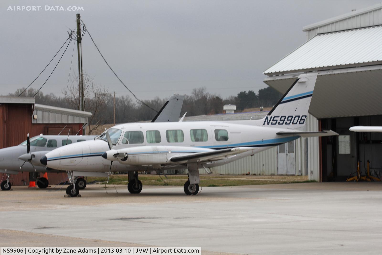 N59906, 1974 Piper PA-31-350 Chieftain C/N 31-7552027, Williams airport, Raymond MS