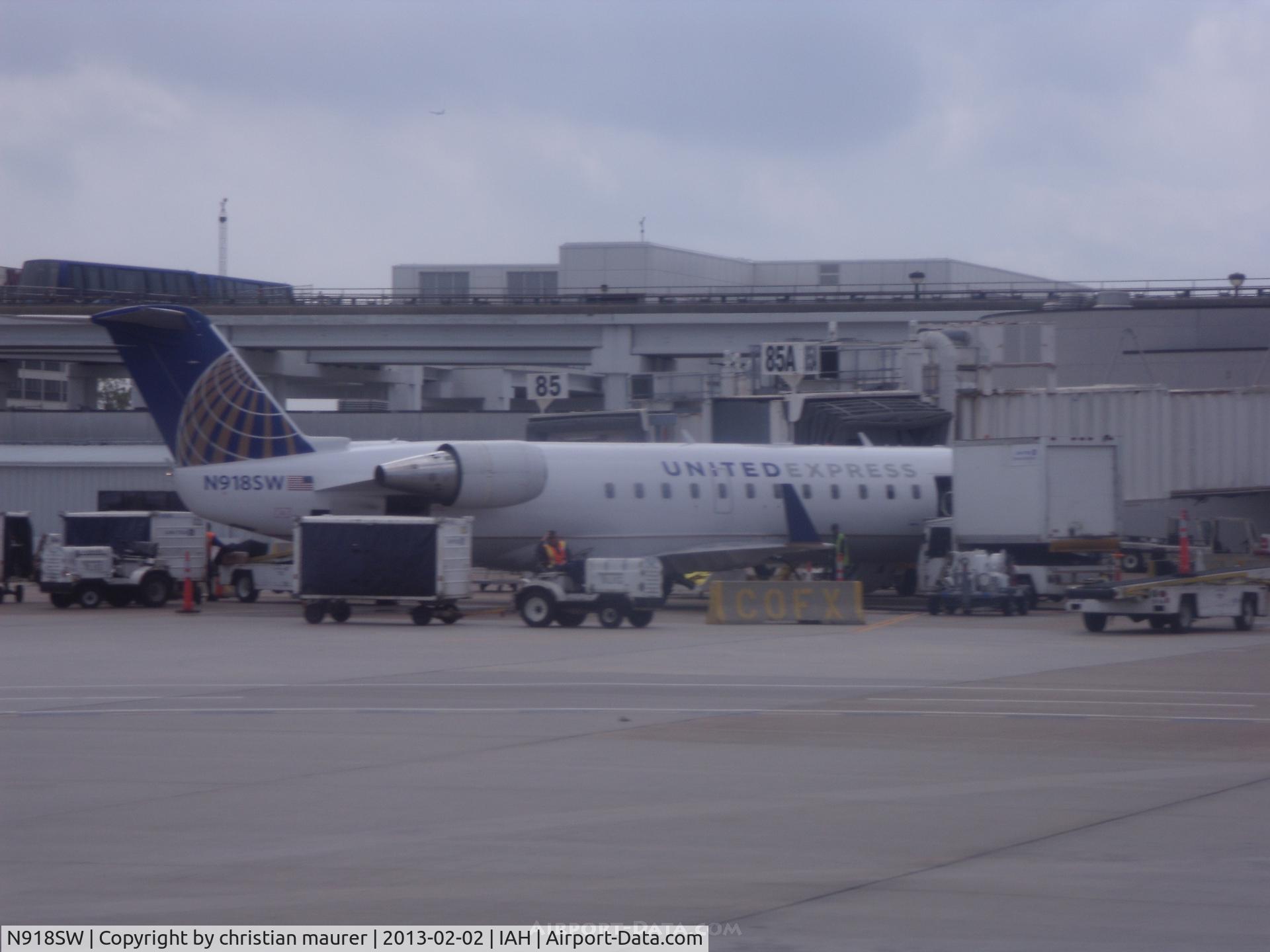 N918SW, 2002 Bombardier CRJ-200LR (CL-600-2B19) C/N 7645, united express