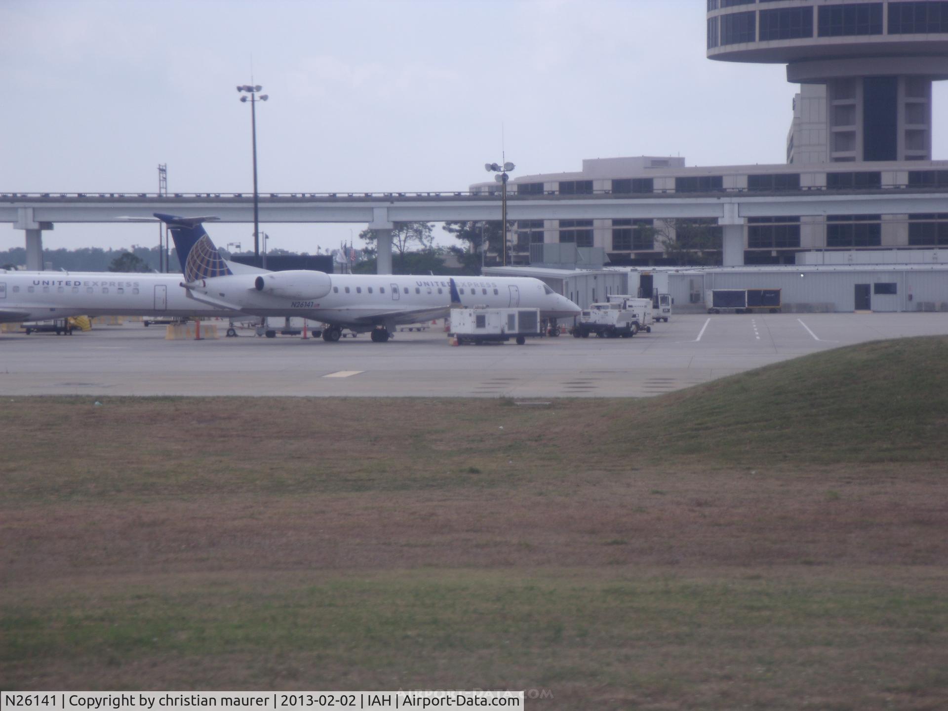 N26141, 2003 Embraer ERJ-145XR (EMB-145XR) C/N 145733, expressJet erj-145