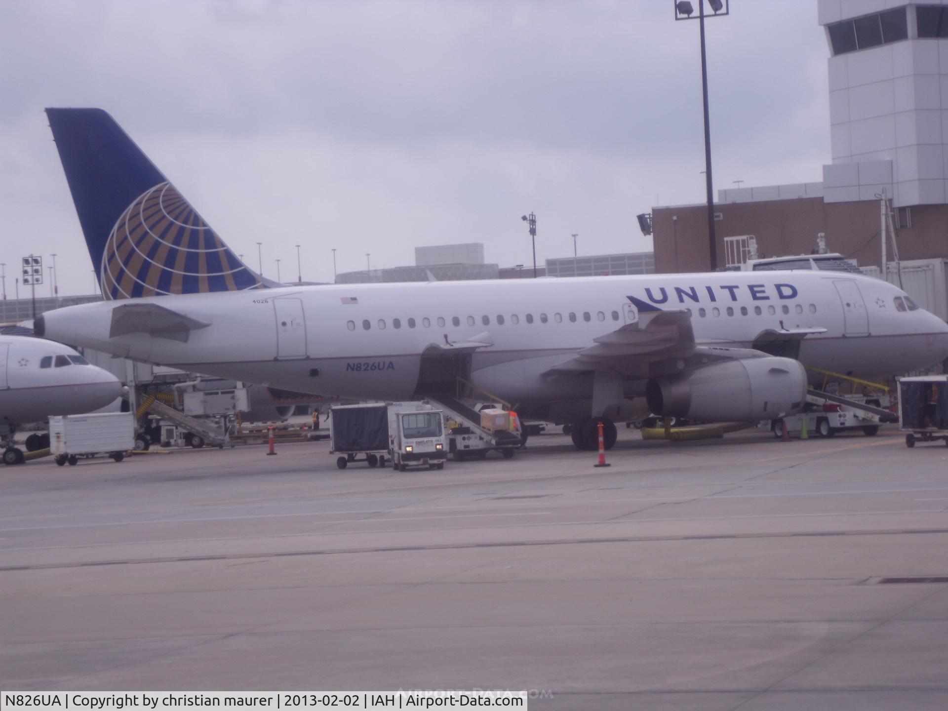 N826UA, 1999 Airbus A319-131 C/N 989, a319