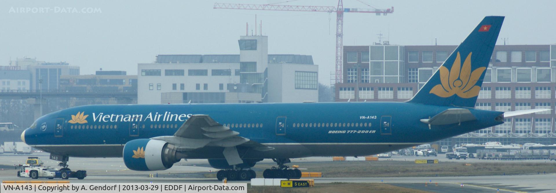 VN-A143, Boeing 777-26K/ER C/N 33502, Vietnam Airlines, is towed to the park position at Frankfurt Int´l (EDDF)