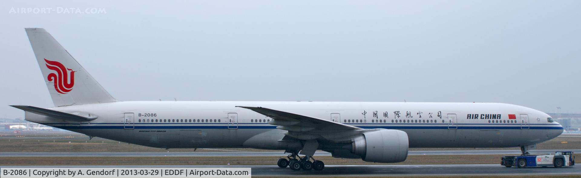 B-2086, 2011 Boeing 777-39L/ER C/N 38667, Air China, is been towed to the terminal at Frankfurt Int´l (EDDF)