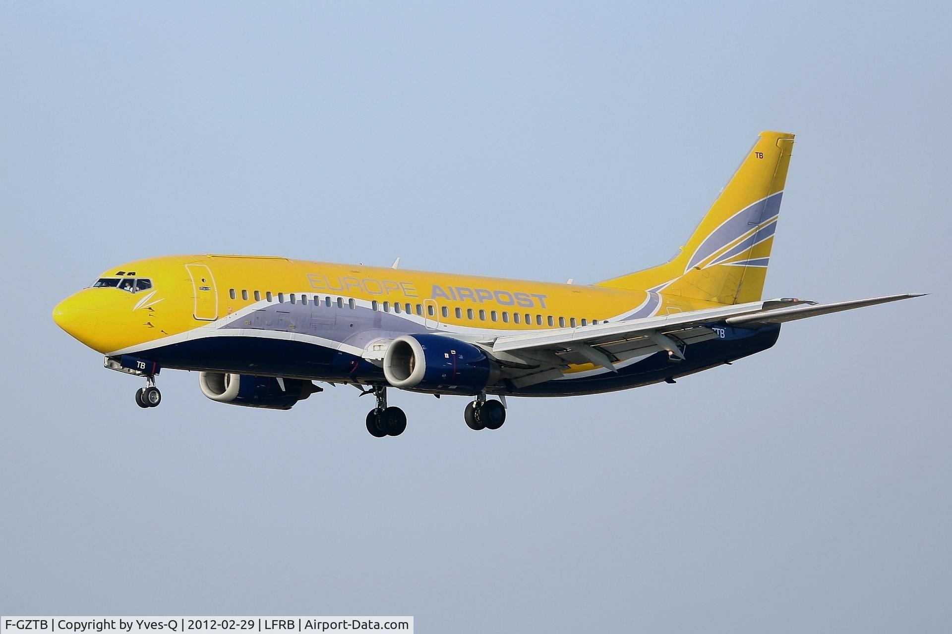 F-GZTB, 1999 Boeing 737-33V C/N 29336, Europe Airpost Boing 737-33VQC, Short approach rwy 25L, Brest-Bretagne Airport (LFRB-BES)