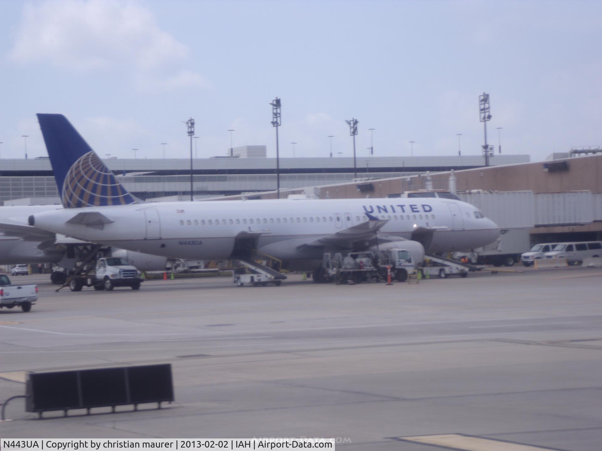 N443UA, 1998 Airbus A320-232 C/N 820, a320