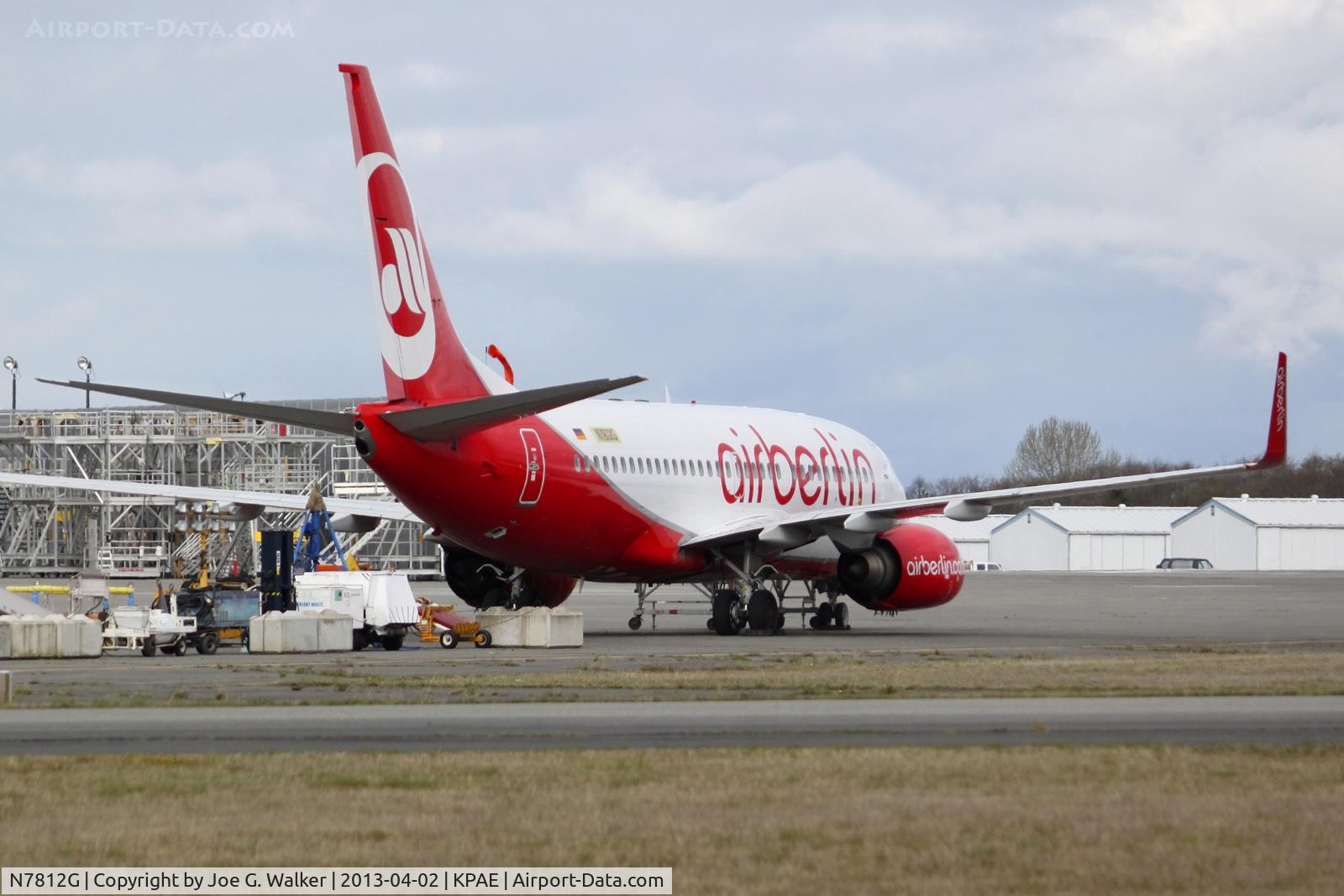 N7812G, 2001 Boeing 737-76N C/N 32582, Still in Air Berlin colors, this 737-76N has been acquired by Southwest Airlines. Aircraft seen on the tarmac at KPAE awaiting cabin conversion and repaint.