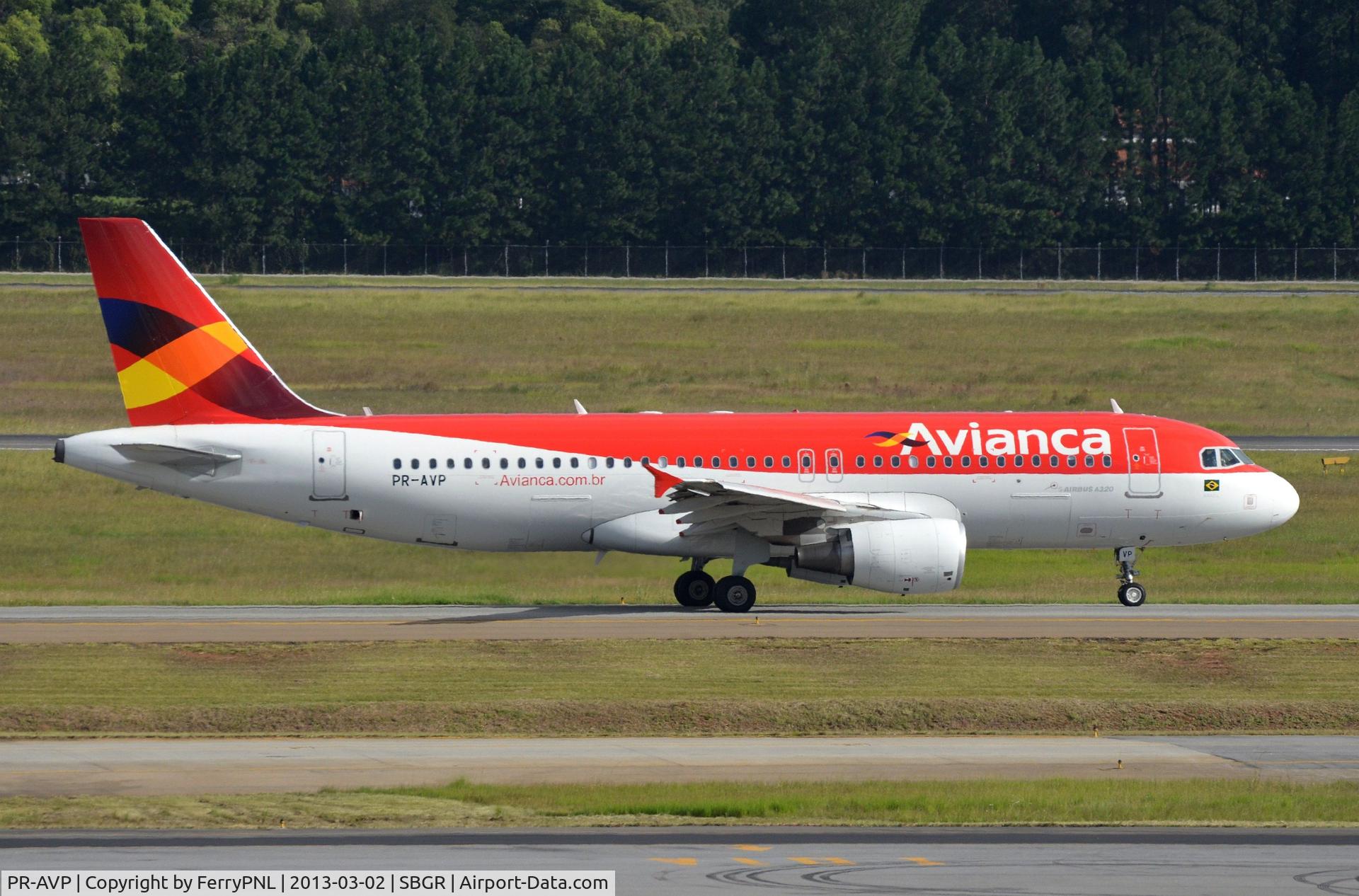 PR-AVP, 2011 Airbus A320-214 C/N 4891, Avianca A320 taxiing out