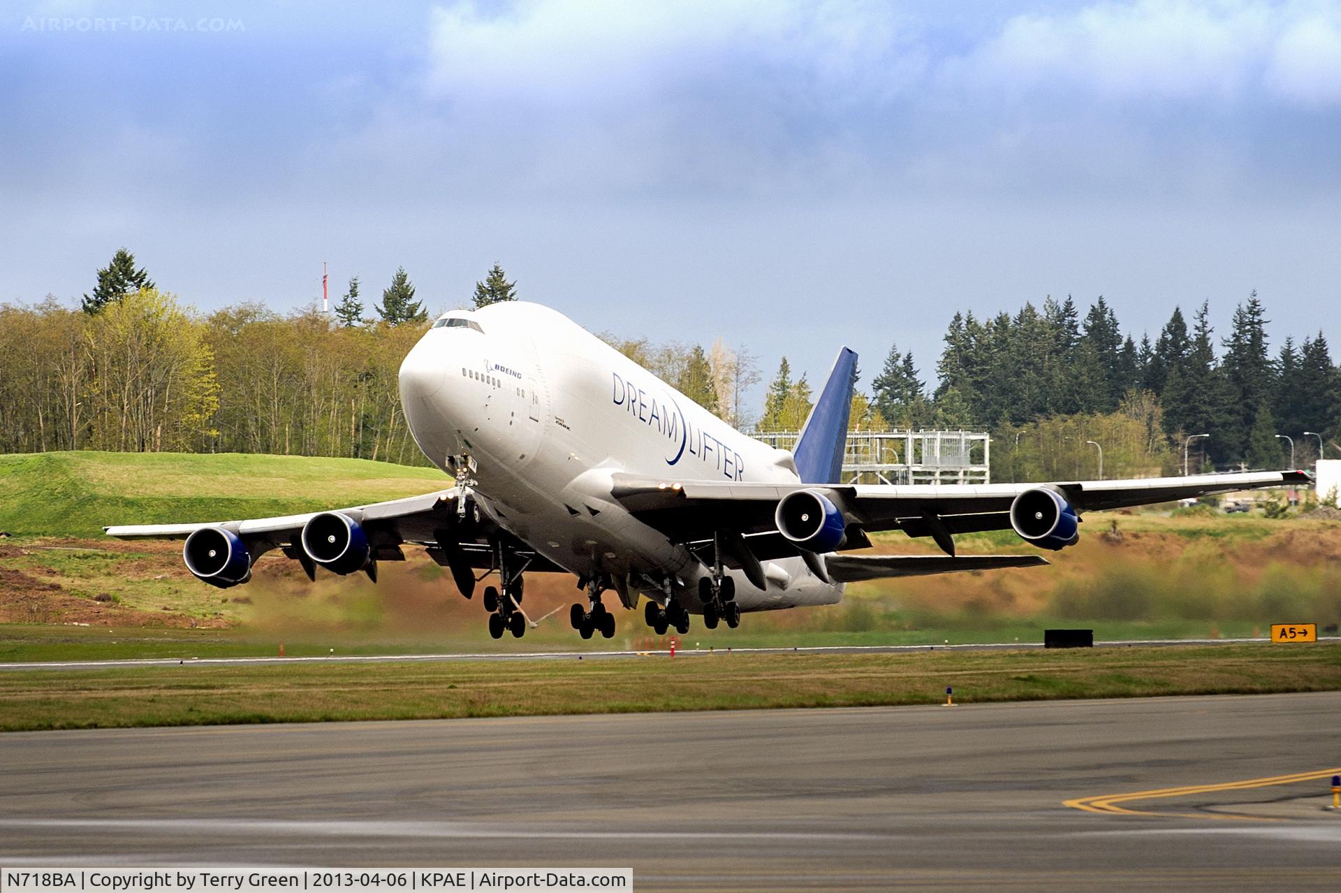N718BA, 1992 Boeing 747-4H6 C/N 27042, Atlas Air 4532 N718BA leaving KPAE headed for KCHS @ 1107hrs today.