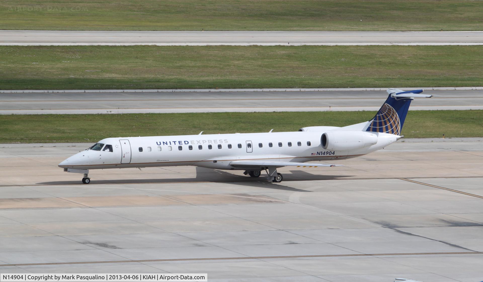 N14904, 2001 Embraer ERJ-145LR (EMB-145LR) C/N 145477, EMB-145LR