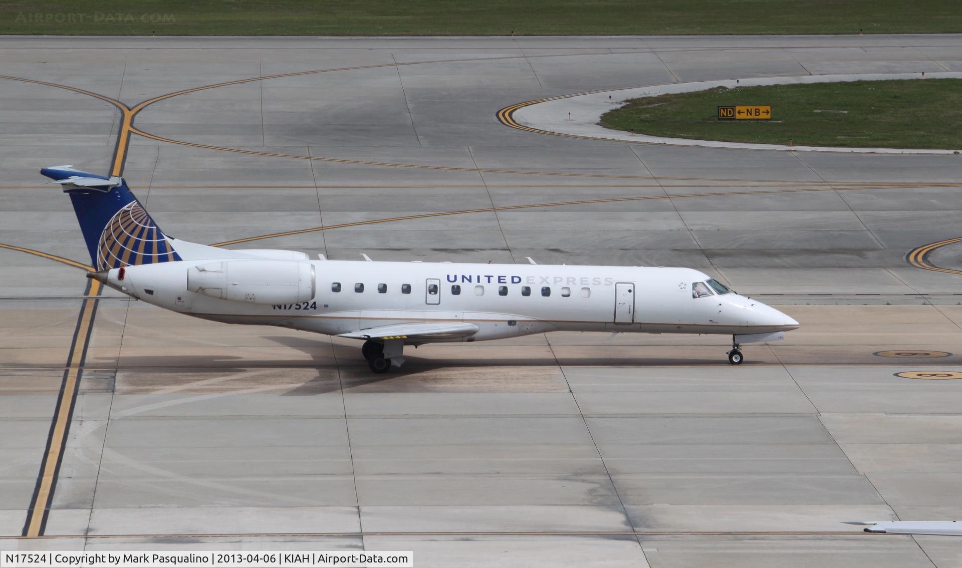 N17524, 2001 Embraer ERJ-135LR (EMB-135LR) C/N 145399, EMB-135LR