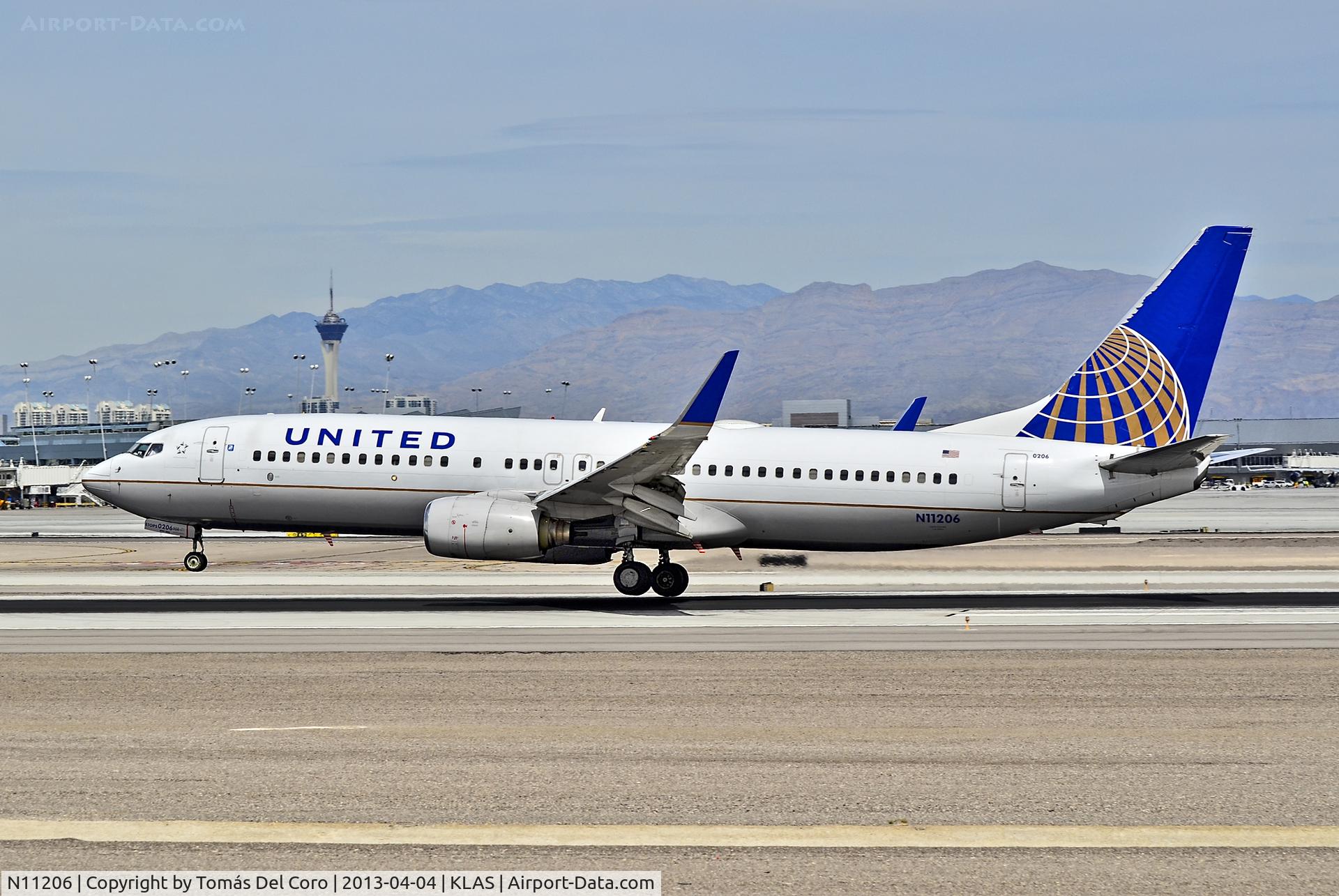 N11206, 2000 Boeing 737-824 C/N 30578, N11206 United Airlines 2000 Boeing 737-824 C/N 30578

Las Vegas - McCarran International (LAS / KLAS)
USA - Nevada, April 04, 2011
Photo: Tomás Del Coro