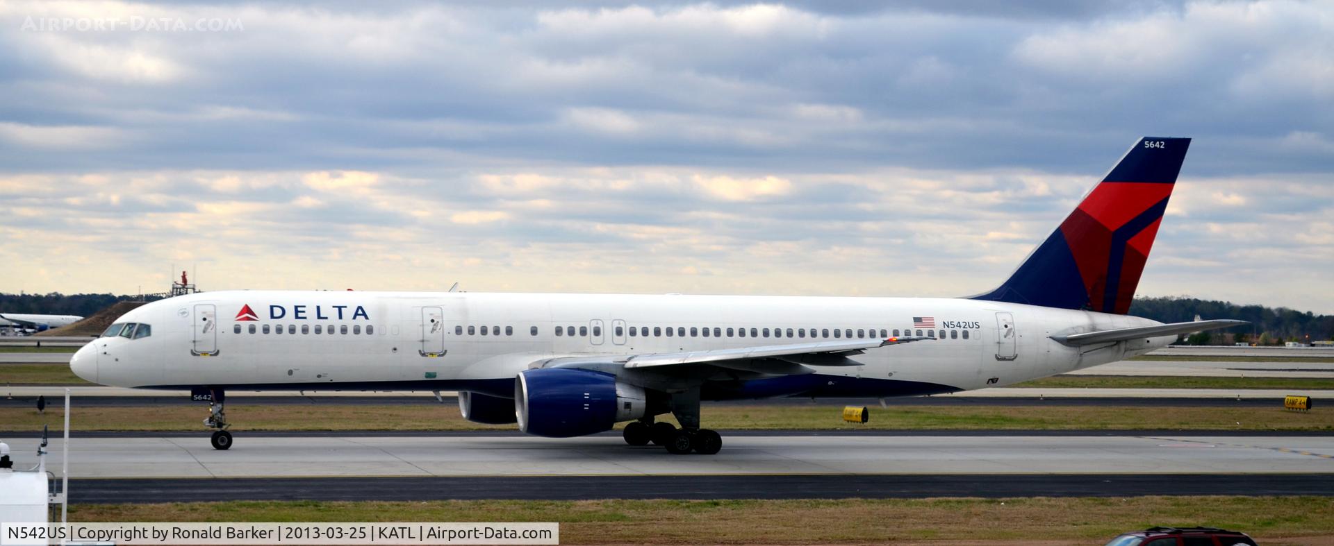 N542US, 1996 Boeing 757-251 C/N 26489, Taxi ATL