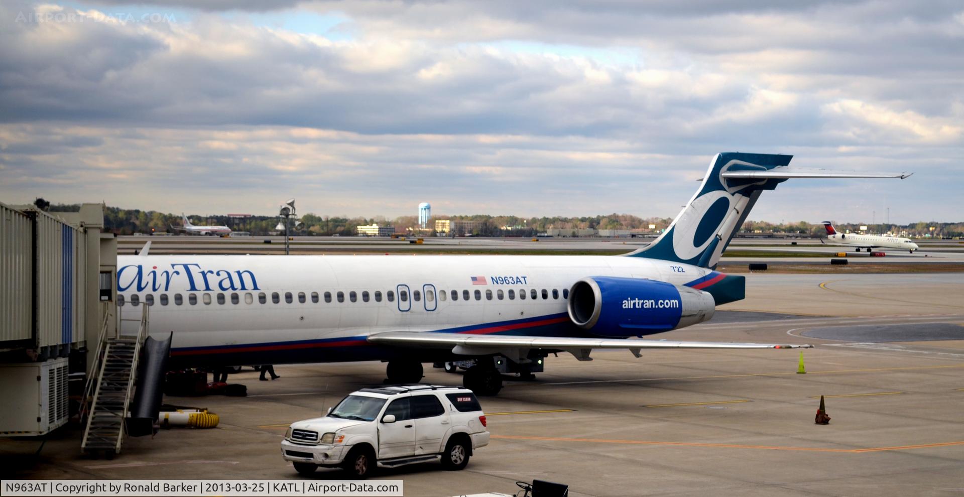 N963AT, 2001 Boeing 717-200 C/N 55024, Atlanta