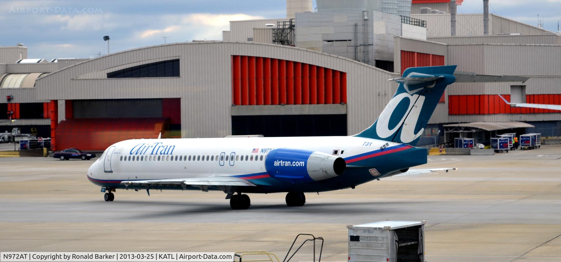 N972AT, 2001 Boeing 717-200 C/N 55033, Taxi Atlanta