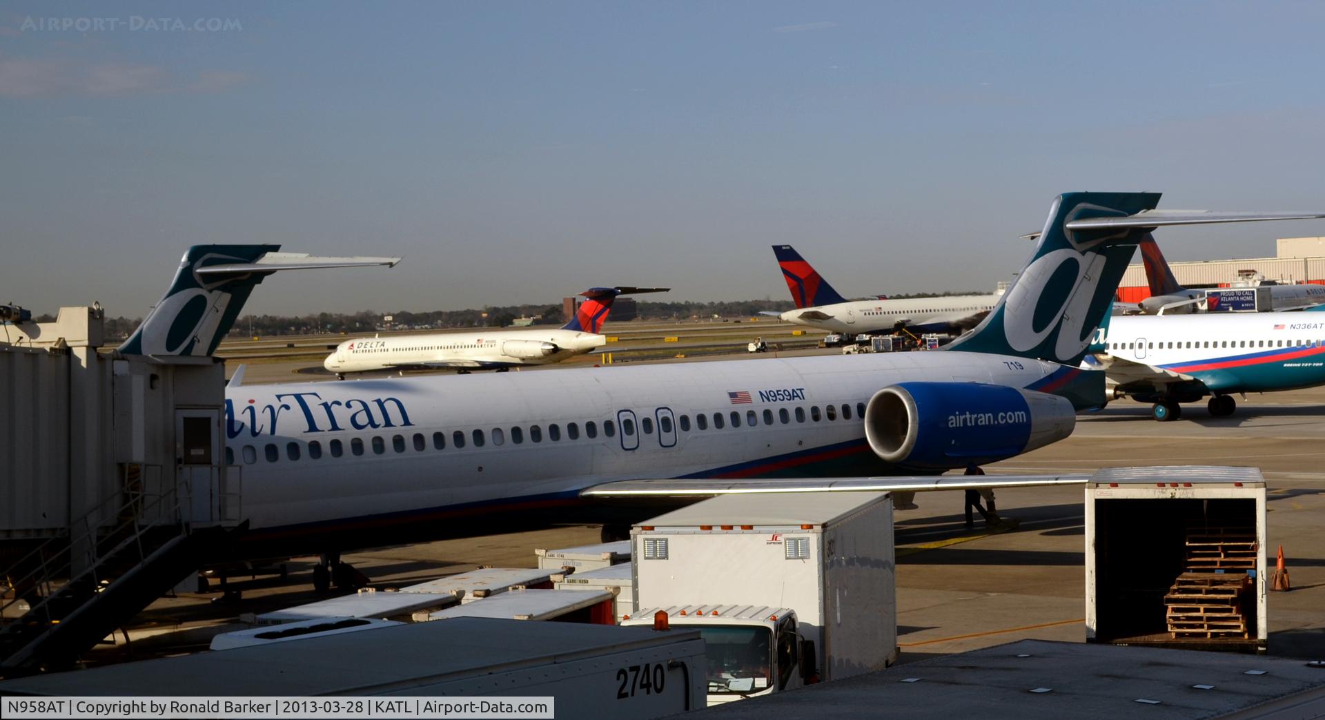 N958AT, 2001 Boeing 717-200 C/N 55020, Atlanta