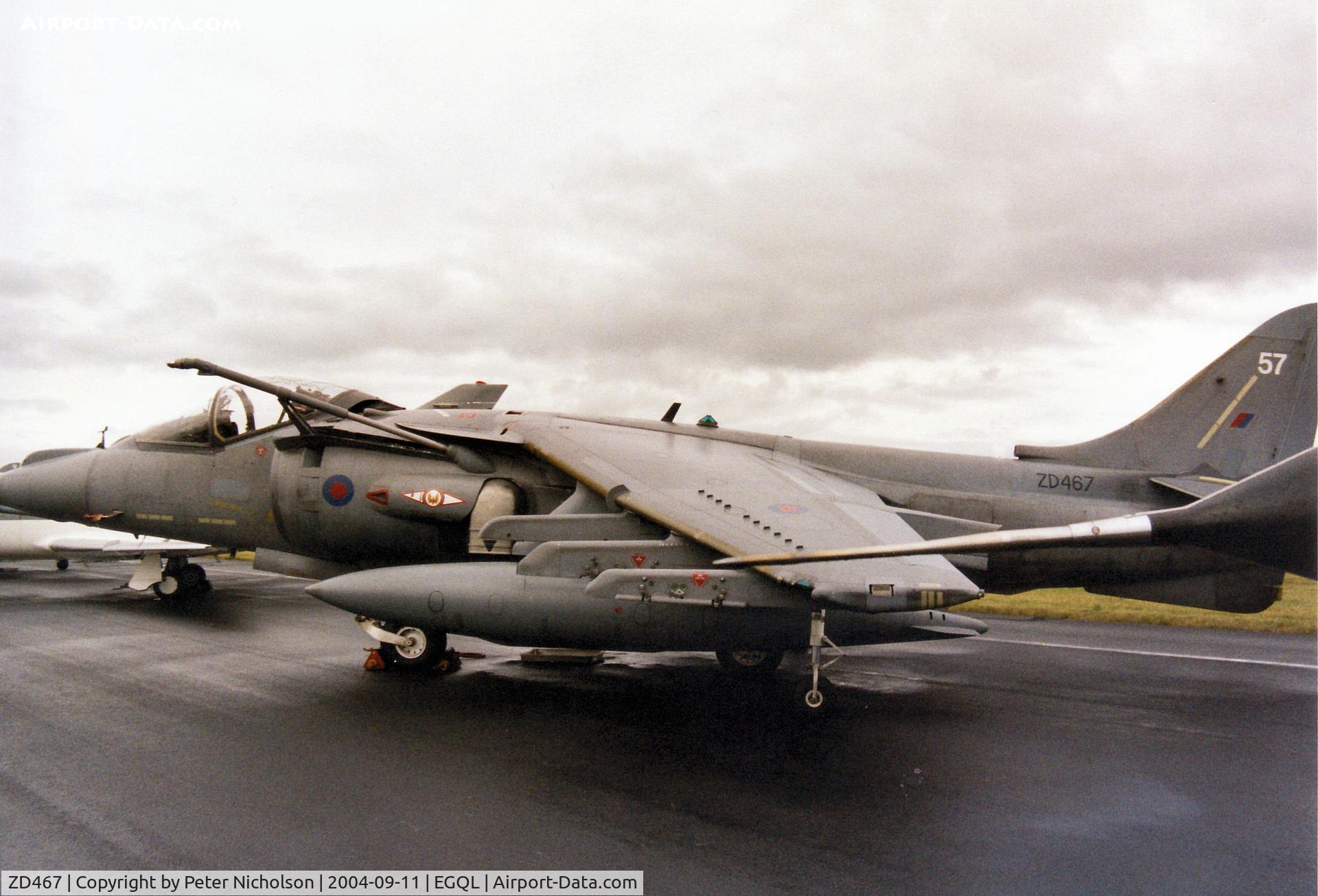 ZD467, 1990 British Aerospace Harrier GR.7 C/N P57, Harrier GR.7, callsign Cottesmore 37, of 1 Squadron on display at the 2004 RAF Leuchars Airshow.