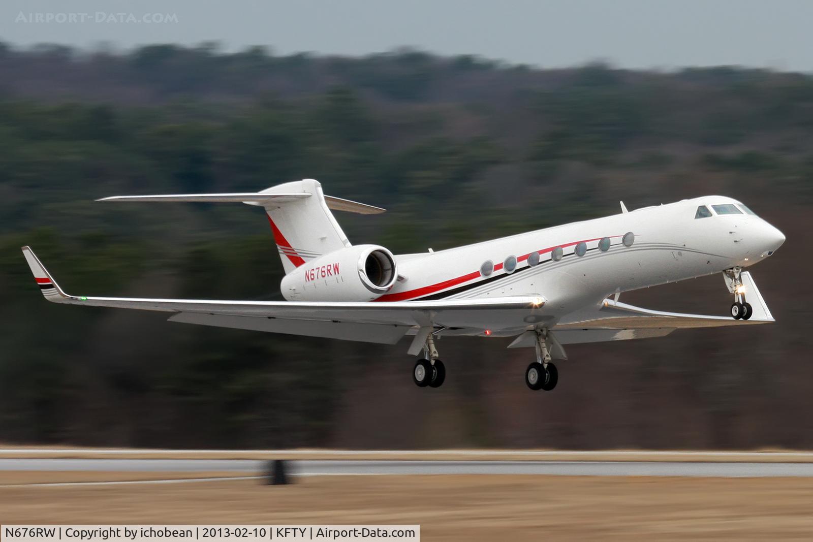 N676RW, 2006 Gulfstream Aerospace GV-SP (G550) C/N 5126, Coca Cola -  Canon 40D / Canon 100-400 L IS USM