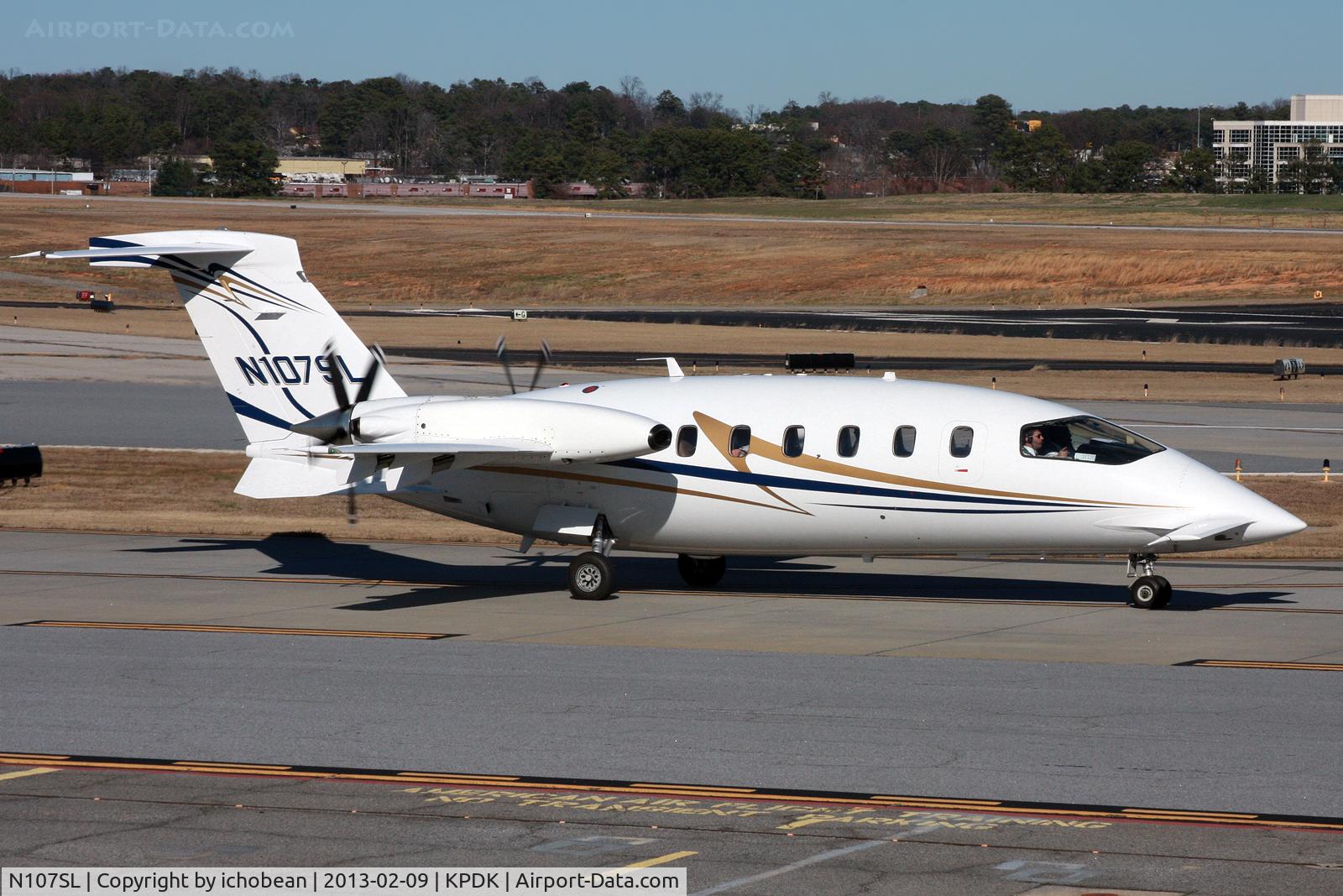 N107SL, 2003 Piaggio P-180 Avanti C/N 1073, Canon 40D / Canon 100-400 L IS US