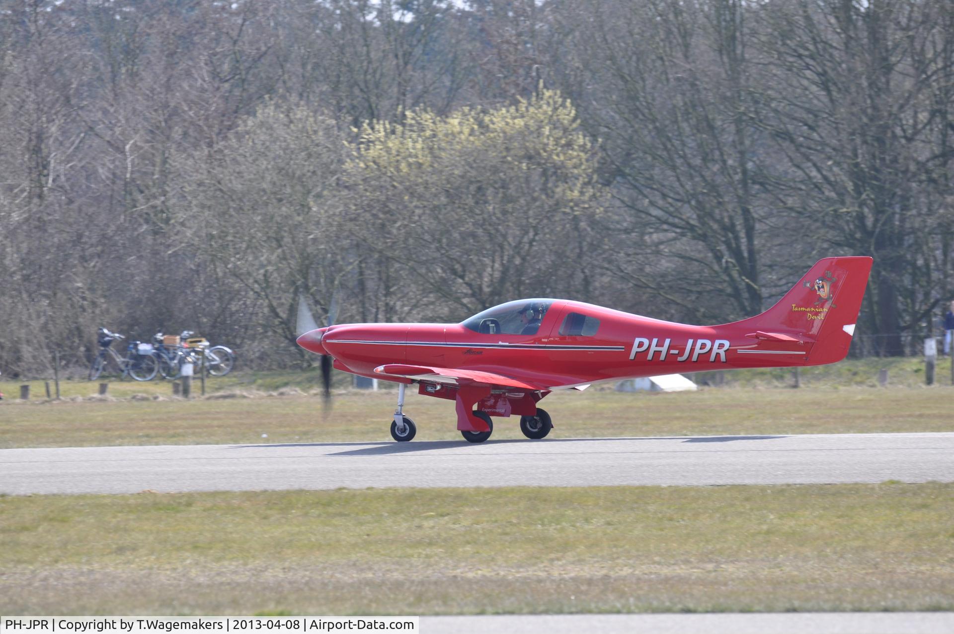 PH-JPR, 2001 Lancair 360 C/N SFB2001-442, Gemaakt op vliegveld Seppe