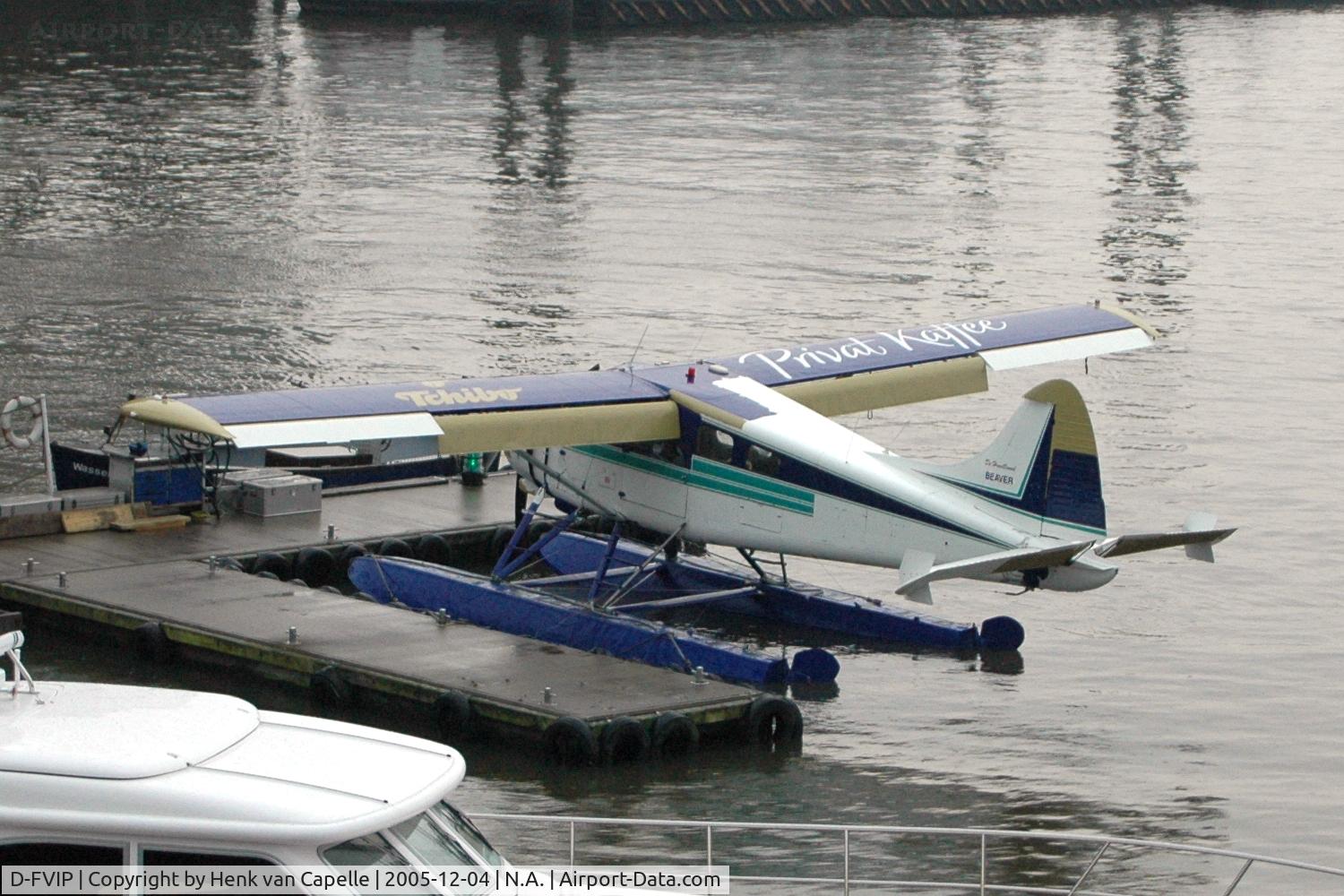 D-FVIP, 1962 De Havilland Canada DHC-2 Beaver C/N 1512, Beaver floatplane in the harbour of Hamburg (St. Pauli Landungsbrücke), painted in the colours of a coffee brand. It was used for sight-seeing flights. It crashed in an emergency landing on 2 july 2006.
