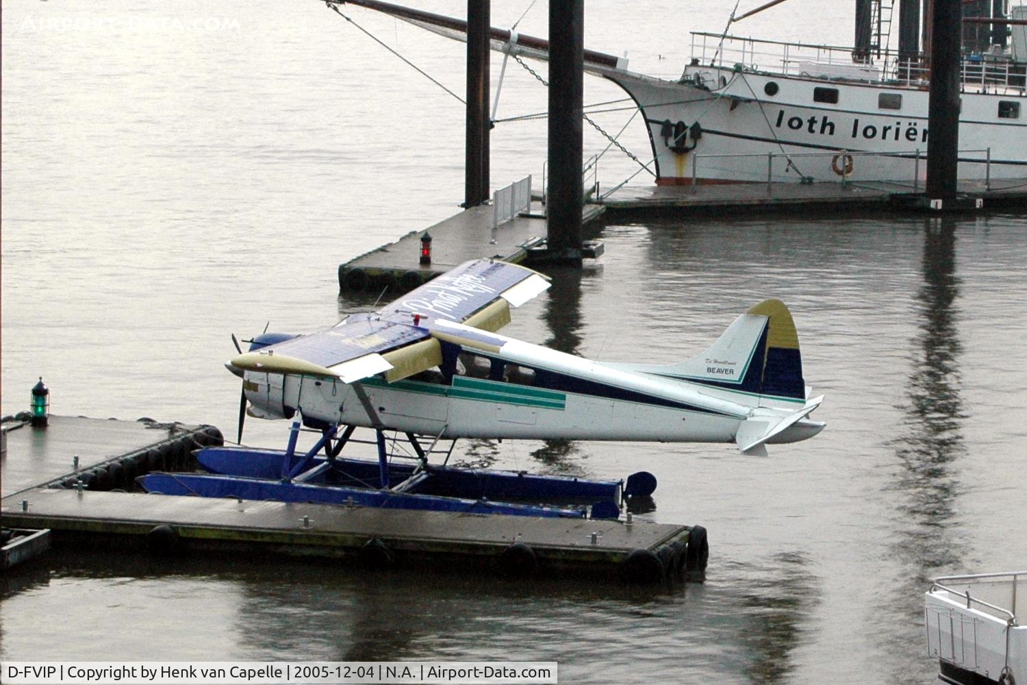 D-FVIP, 1962 De Havilland Canada DHC-2 Beaver C/N 1512, Beaver floatplane in the harbour of Hamburg (St. Pauli Landungsbrücke), painted in the colours of a coffee brand. It was used for sight-seeing flights. It crashed in an emergency landing on 2 july 2006.