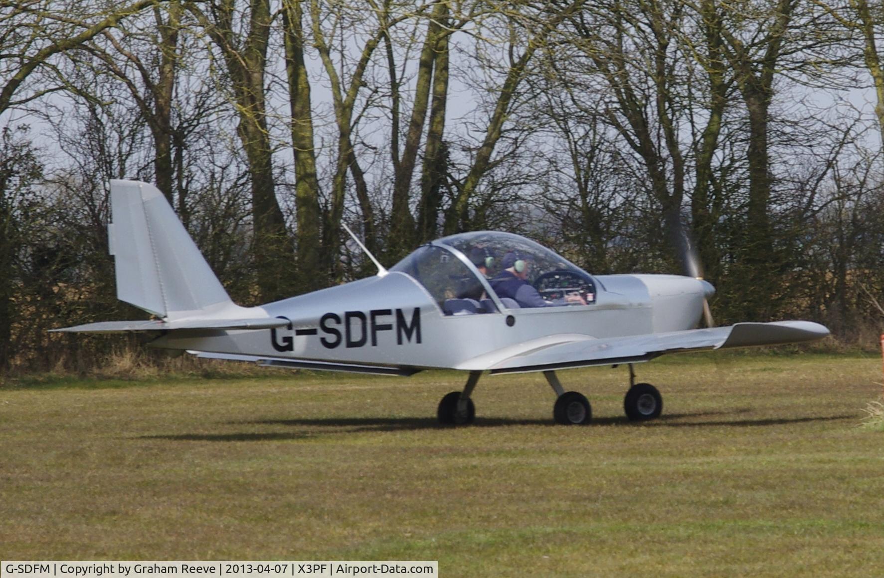 G-SDFM, 2002 Aerotechnik EV-97 Eurostar C/N PFA 315-13884, About to depart from Priory Farm.