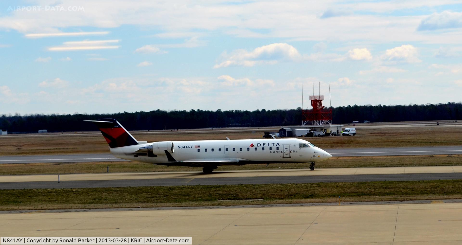N841AY, 2005 Bombardier CRJ-200ER (CL-600-2B19) C/N 8041, Taxi Richmond
