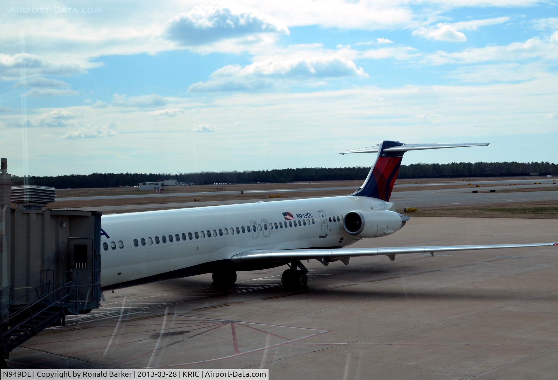 N949DL, 1990 McDonnell Douglas MD-88 C/N 49880, Richmond