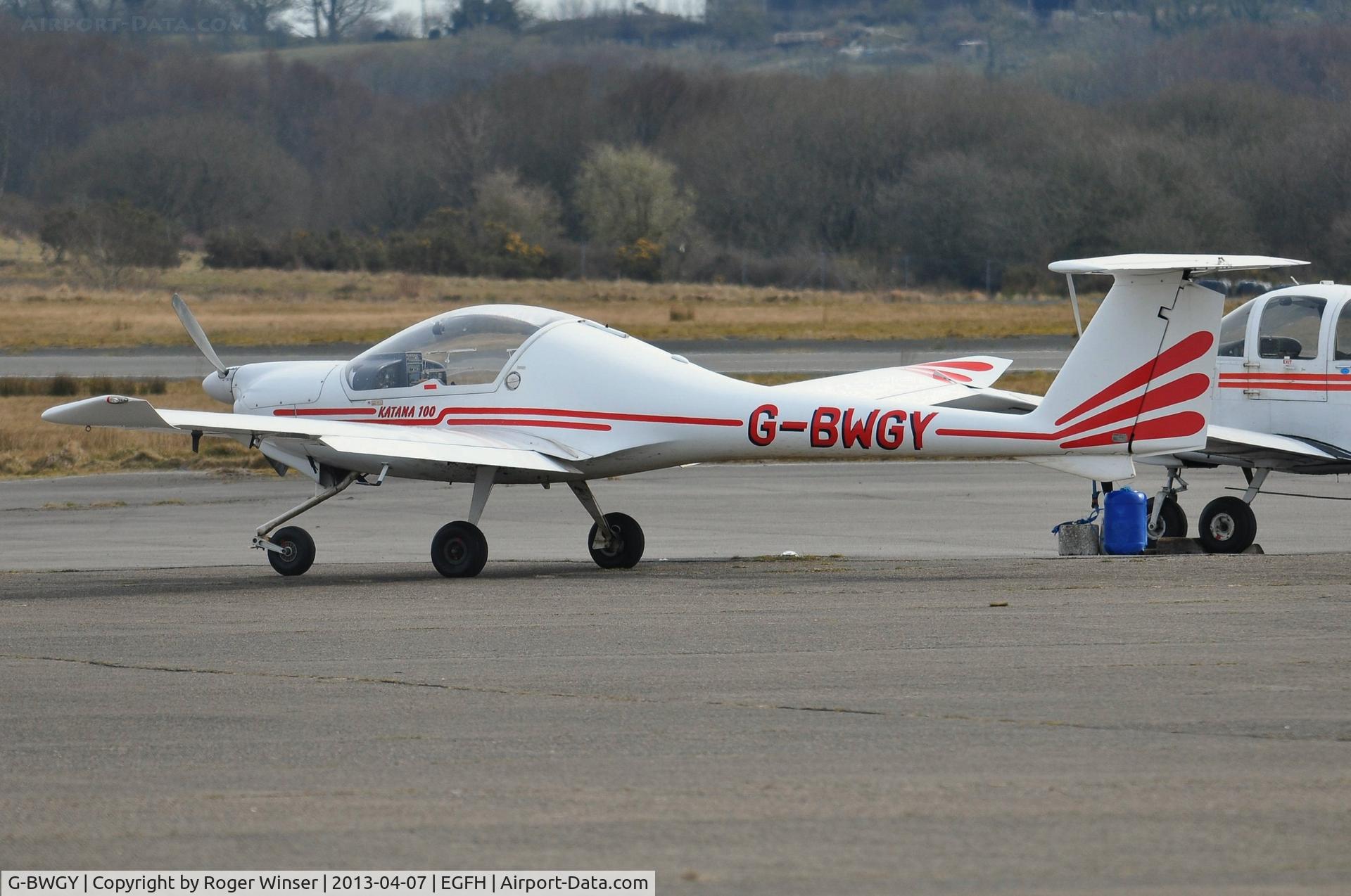G-BWGY, 1995 HOAC DV-20 Katana C/N 20134, Visiting DV-20 Katana.