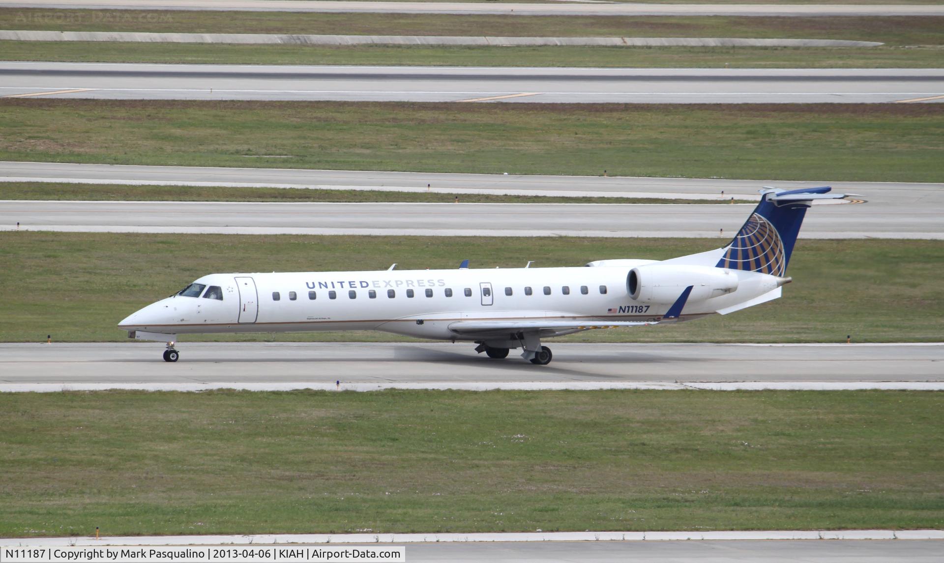N11187, 2005 Embraer ERJ-145XR (EMB-145XR) C/N 14500927, EMB-145XR