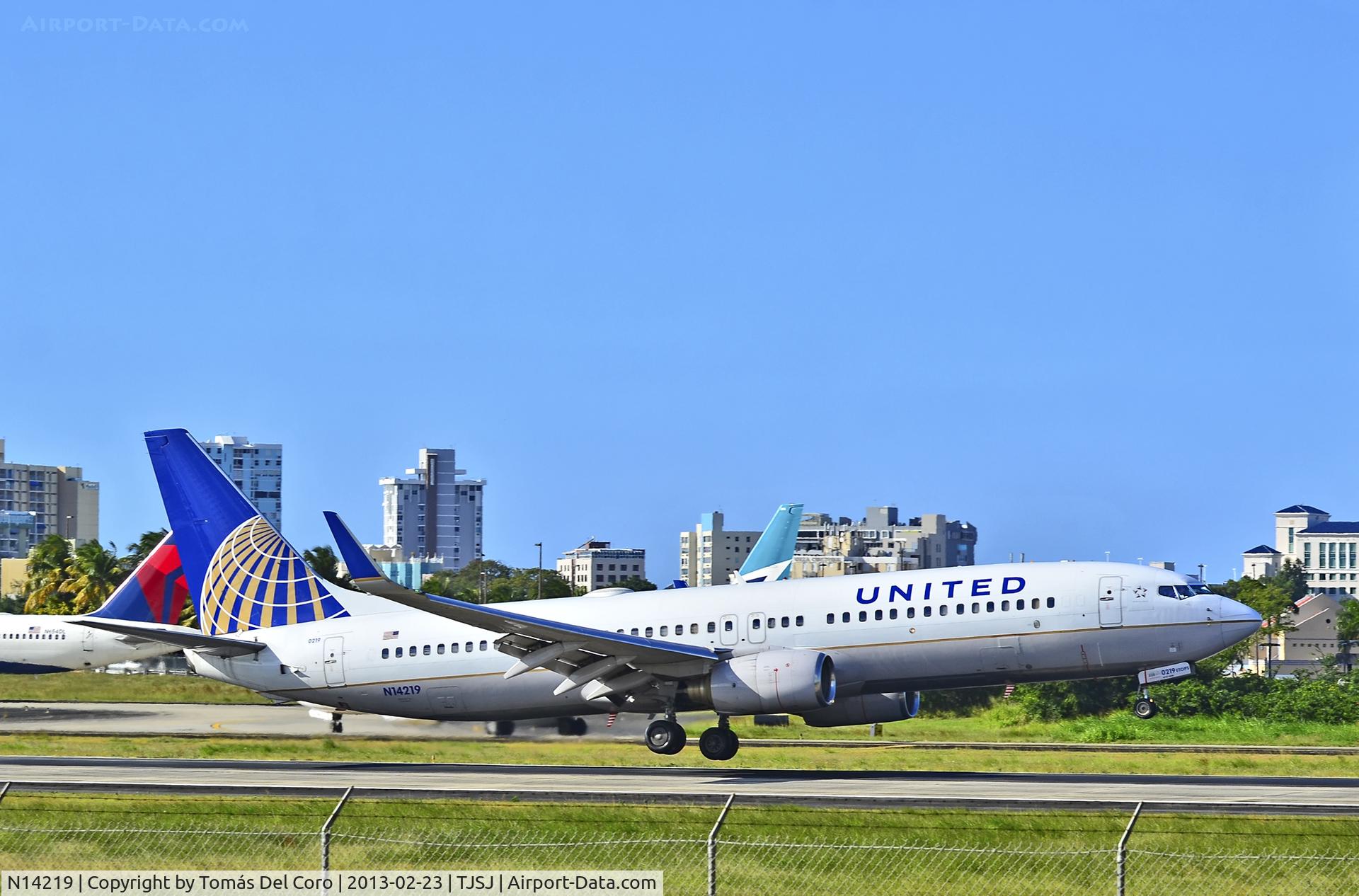 N14219, 1998 Boeing 737-824 C/N 28781, N14219 United Airlines Boeing 737-824 (cn 28781/88)

San Juan - Luis Muñoz Marin International (SJU / TJSJ)
Puerto Rico, February 23, 2013
Tomás Del Coro