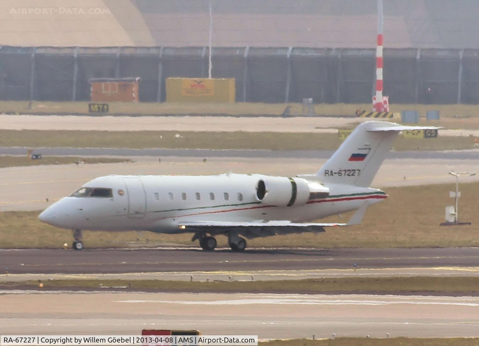 RA-67227, Canadair Challenger 605 (CL-600-2B16) C/N 5803, Landing on Schiphol Airport on runwat R36