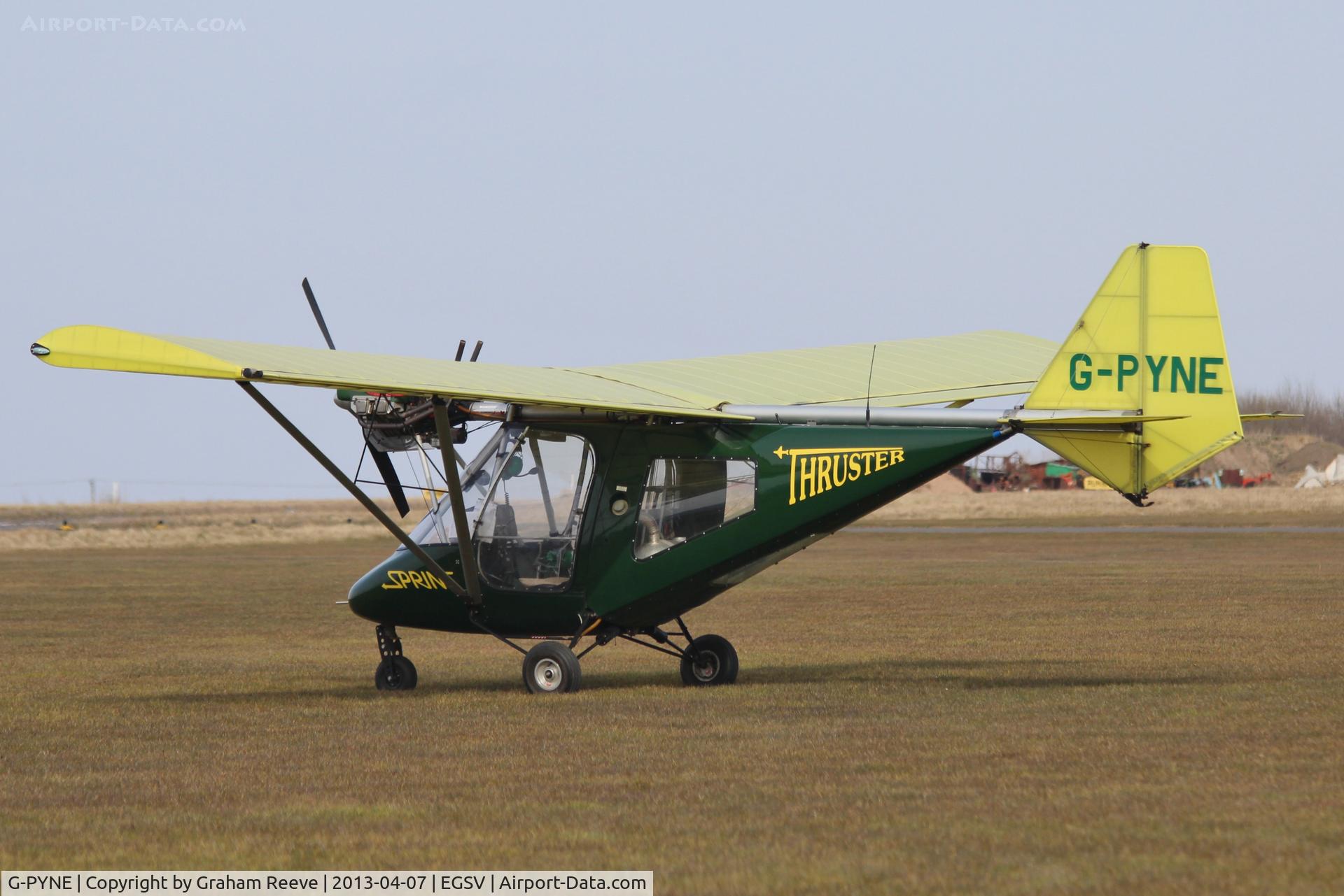 G-PYNE, 2002 Thruster T600N 450 C/N 0072-T600N-067, Parked at Old Buckenham.