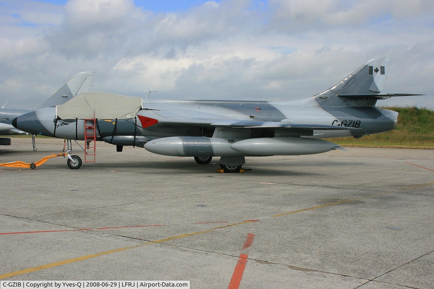 C-GZIB, 1958 Hawker Hunter F.58A C/N 41H-697464, Hawker Hunter F.58A, Apache Aviation, Landivisiau Naval Air Base (LFRJ)