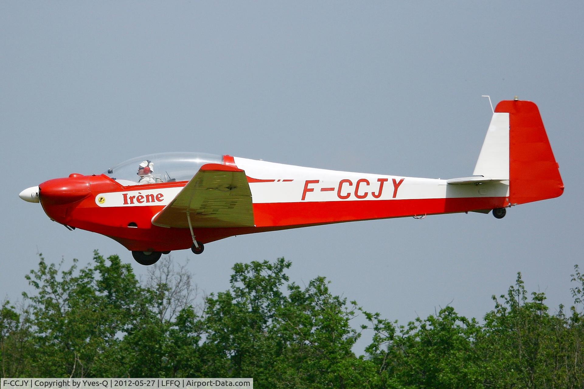 F-CCJY, 1974 Scheibe SF-28A Tandem-Falke Tandem Falke C/N 5763, Scheibe SF-28A Tandem Falke, La Ferté-Alais Airfield (LFFQ) Air Show (Le Temps Des Hélices)