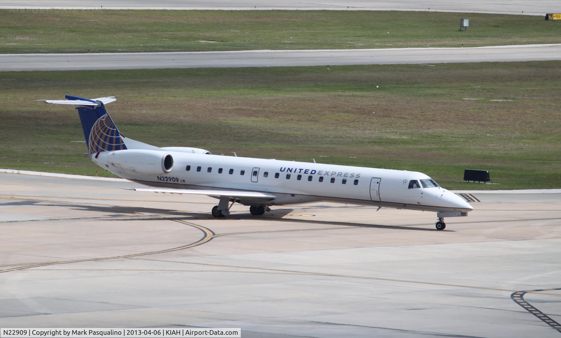 N22909, 2001 Embraer ERJ-145LR (EMB-145LR) C/N 145459, EMB-145LR