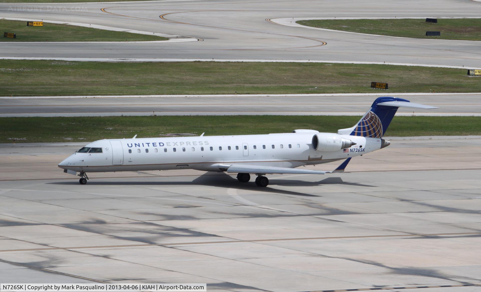N726SK, 2005 Bombardier CRJ-701ER (CL-600-2C10) Regional Jet C/N 10190, CL-600-2C10