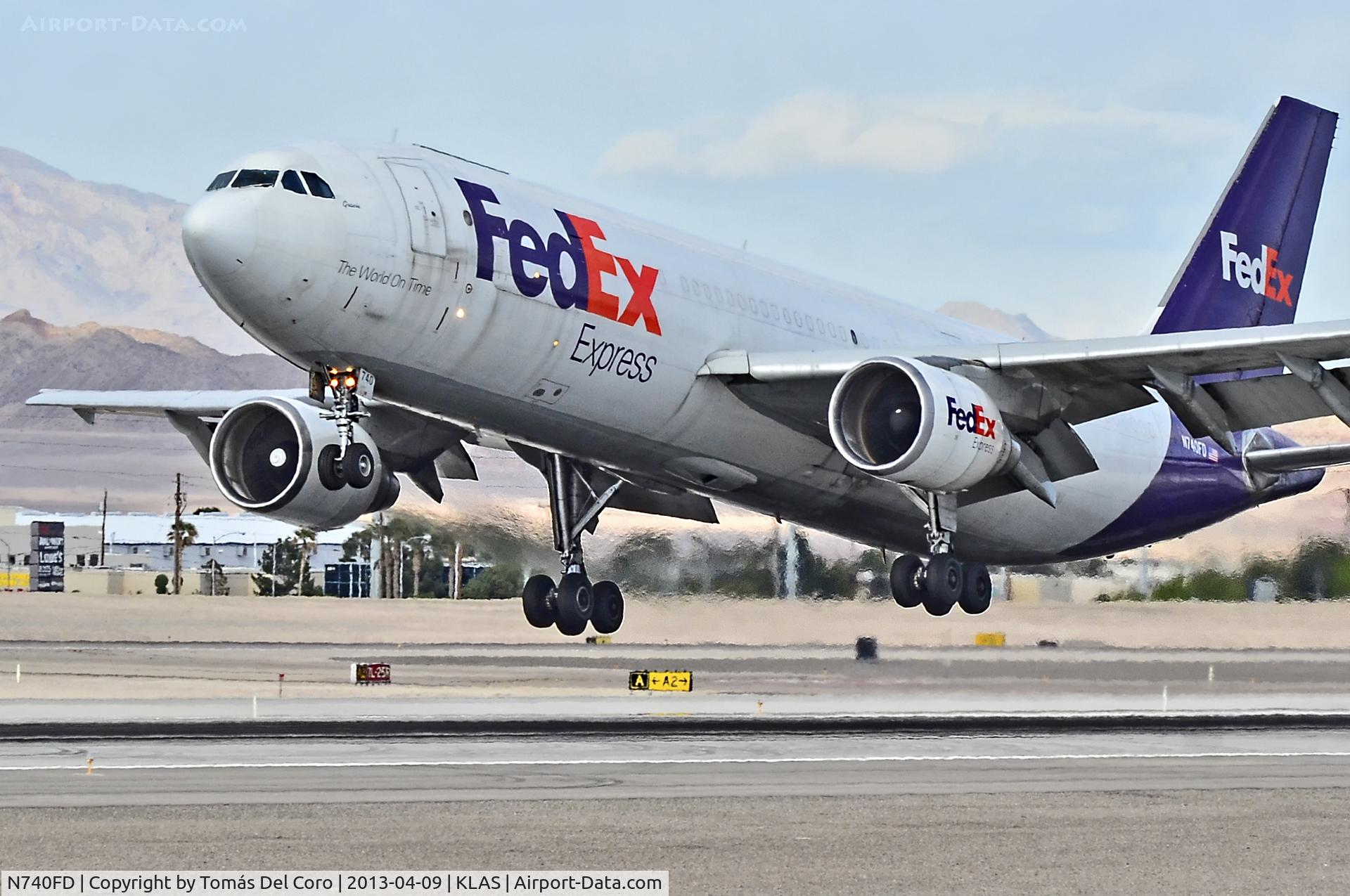 N740FD, 1990 Airbus A300B4-622R(F) C/N 559, N740FD FedEx Express 1990 Airbus A300B4-622R (cn 559)

Las Vegas - McCarran International (LAS / KLAS)
USA - Nevada, April 09, 2011
Photo: Tomás Del Coro