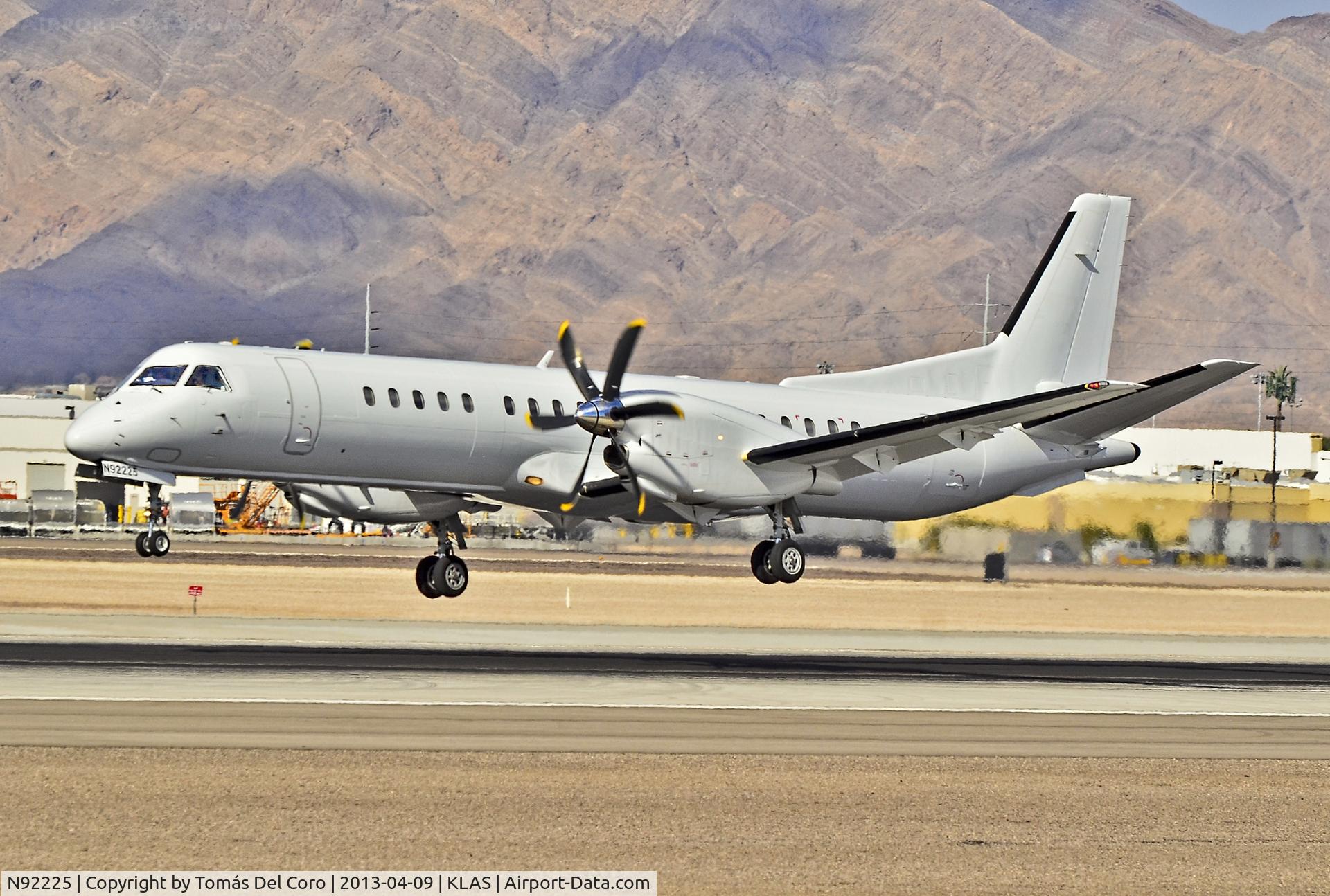 N92225, 1995 Saab 2000 C/N 2000-028, N92225 (U.S. Department Of Justice) Saab 2000 (cn 2000-028)

US DEPARTMENT OF JUSTICE/JPATS
OKLAHOMA CITY, OK
(Government)
Las Vegas - McCarran International (LAS / KLAS)
USA - Nevada
April 09, 2013
Photo: TDelCoro
