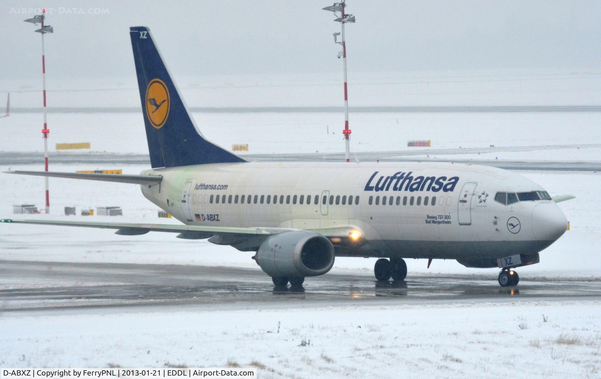 D-ABXZ, 1990 Boeing 737-330 C/N 24564, Lufthansa B733 in winterly DUS. WFU and stored Tulsa 5 months after I took this picture.