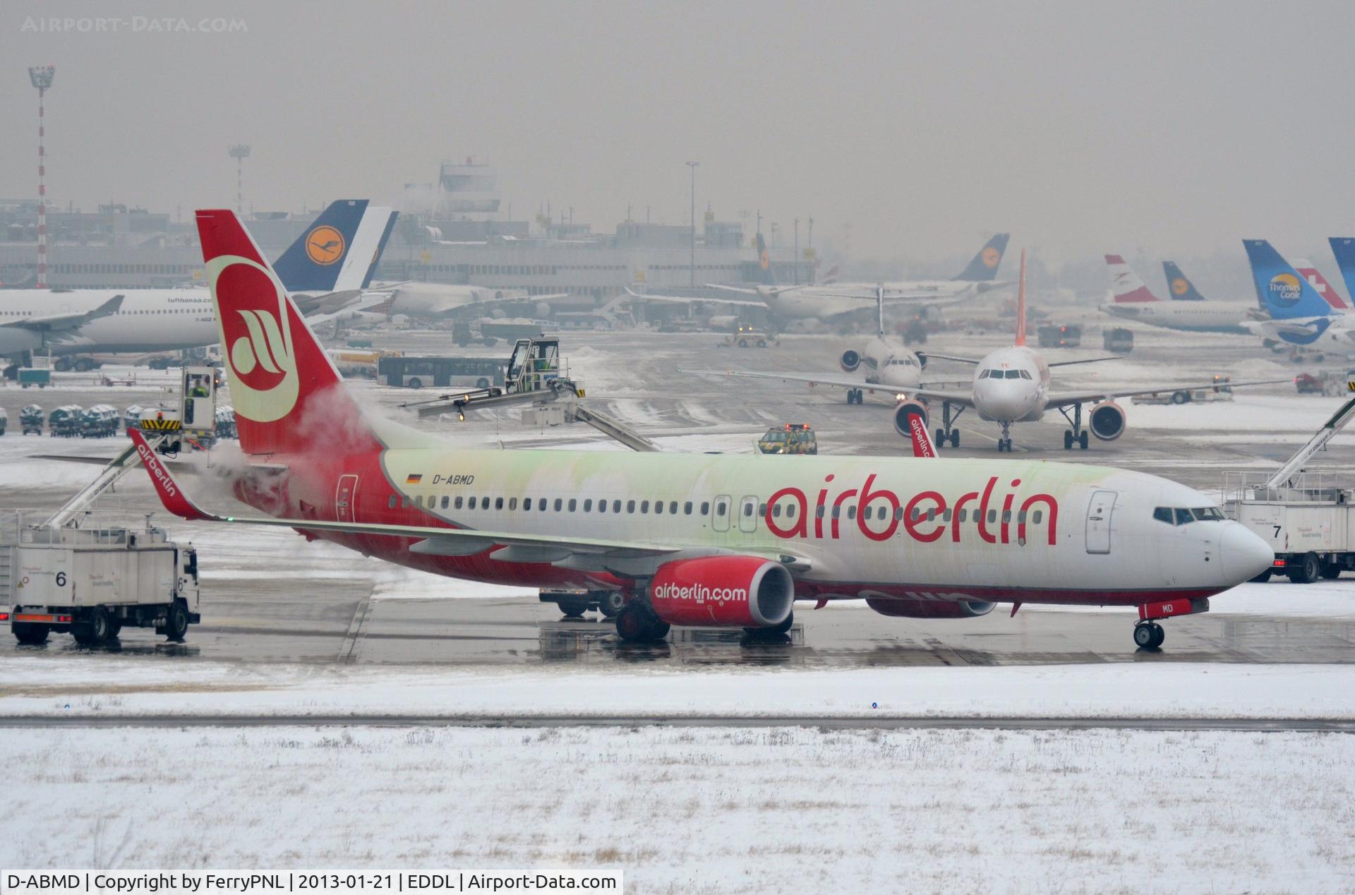 D-ABMD, 2011 Boeing 737-86J C/N 37761, AB B738 during de-icing in DUS