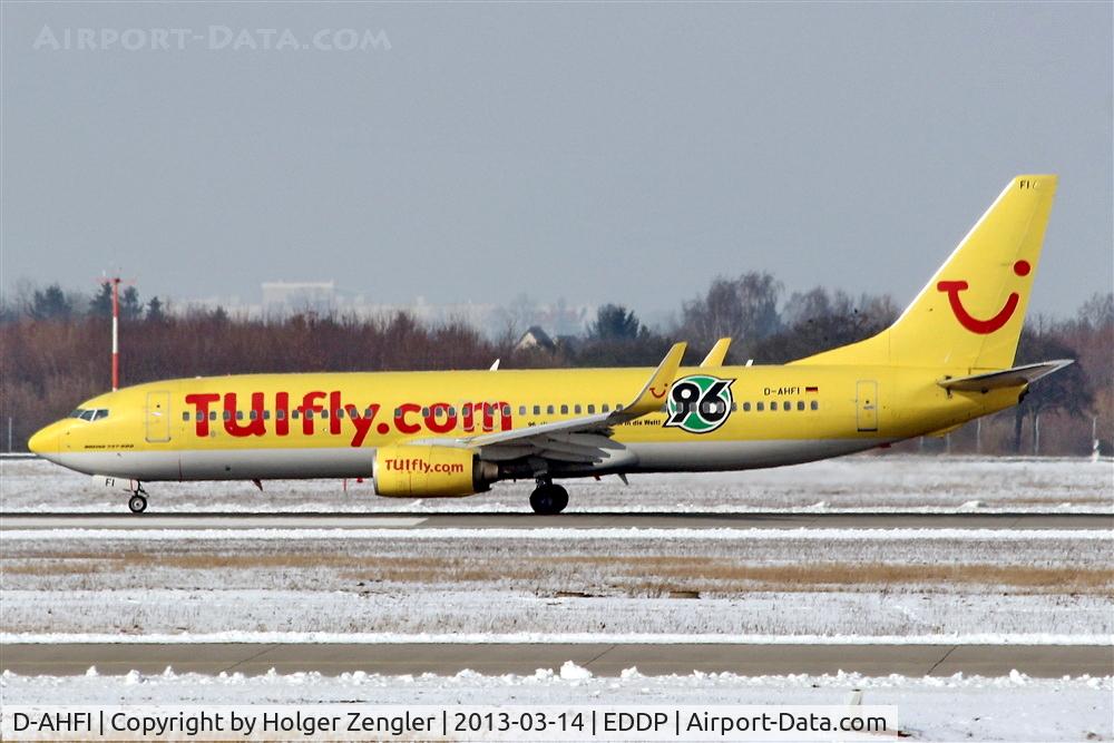D-AHFI, 1999 Boeing 737-8K5 C/N 27984, Rolling out on rwy 26R....
