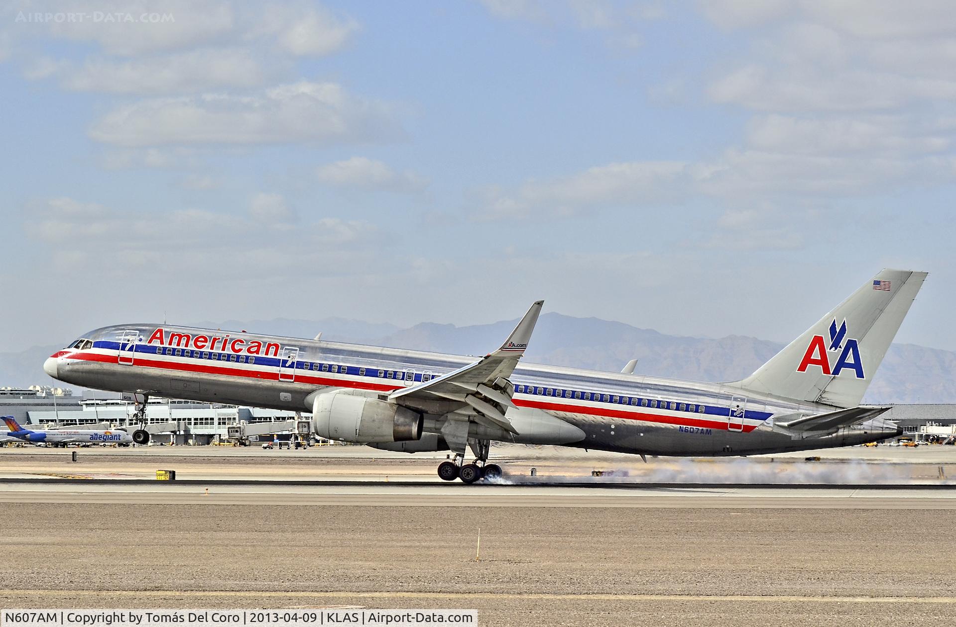 N607AM, 1996 Boeing 757-223 C/N 27058, N607AM American Airlines Boeing 757-223 / 5EB (cn 27058/712)

Las Vegas - McCarran International (LAS / KLAS)
USA - Nevada
April 09, 2013
Photo: TDelCoro
