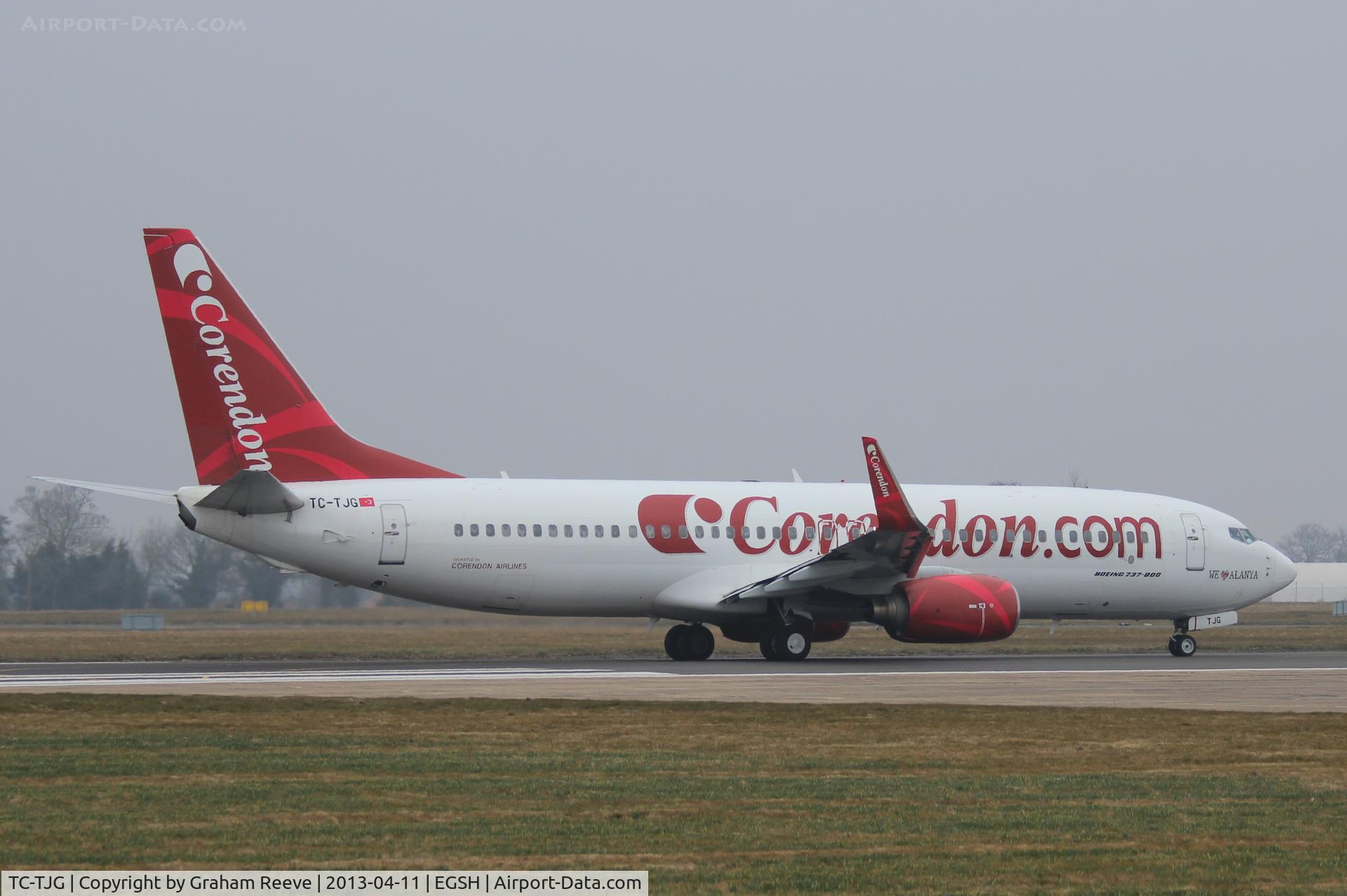 TC-TJG, 1999 Boeing 737-86J C/N 29120, About to depart.