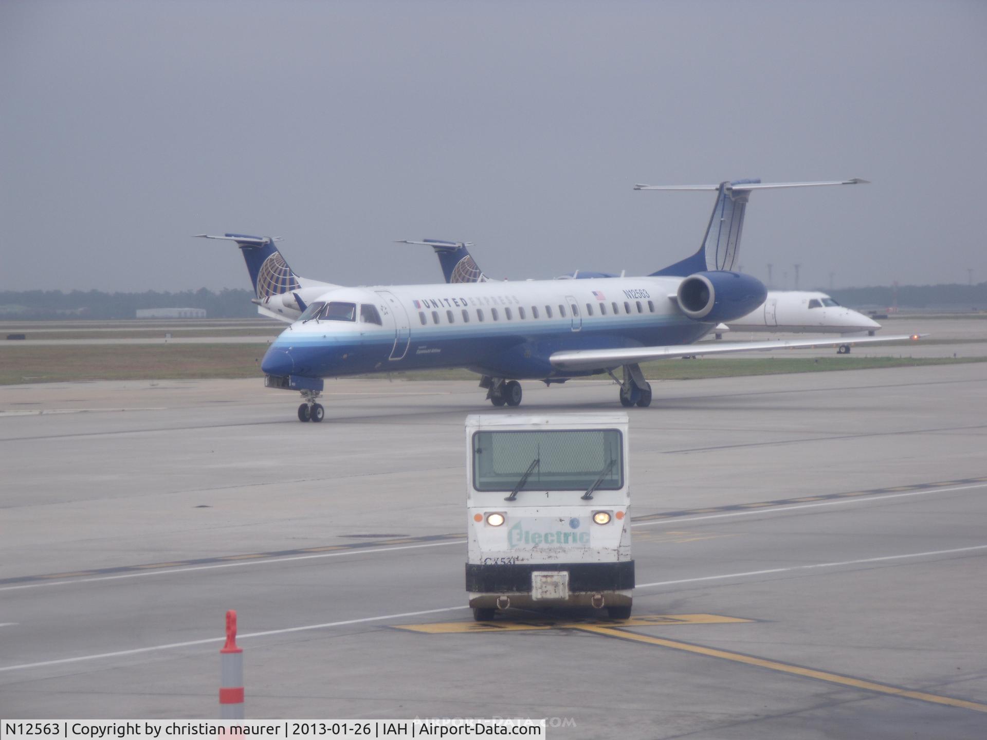 N12563, 2002 Embraer ERJ-145LR (EMB-145LR) C/N 145612, erj-145 expressjet