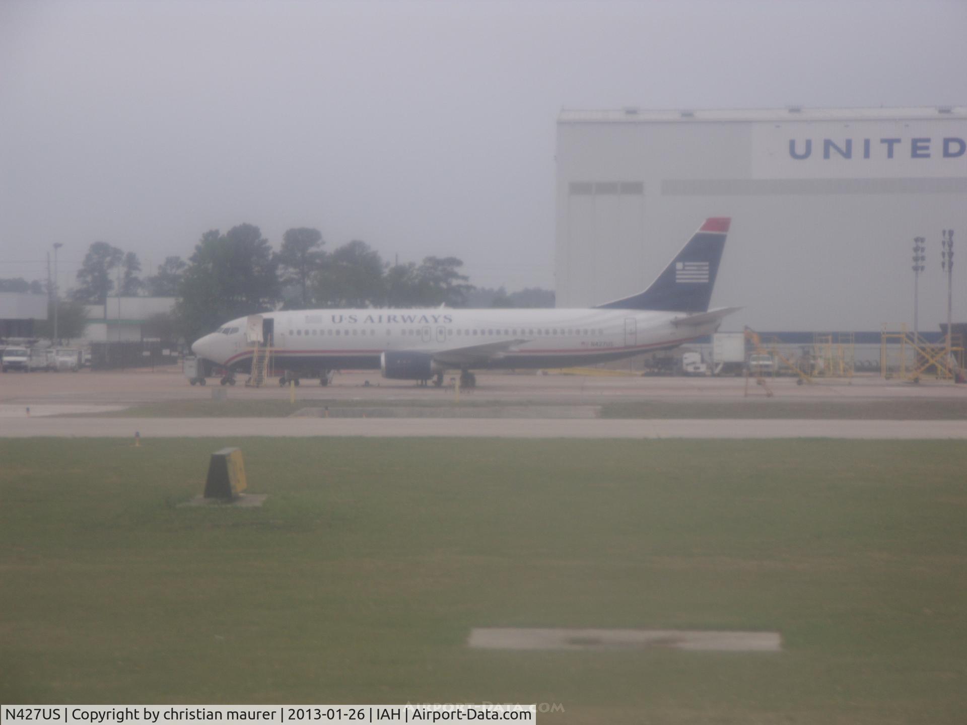 N427US, 1989 Boeing 737-4B7 C/N 24549, an old  737-400