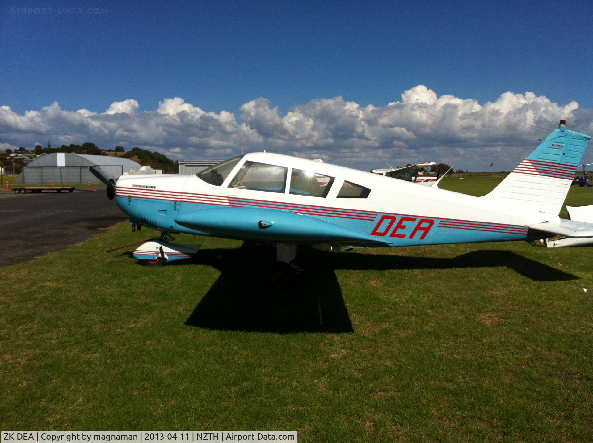 ZK-DEA, Piper PA-28-180 C/N 28-7105071, I wish people would make the A's look like A's and R's look like R's - so annoying. Luckily on the NZ register it can only be ZK-DEA.